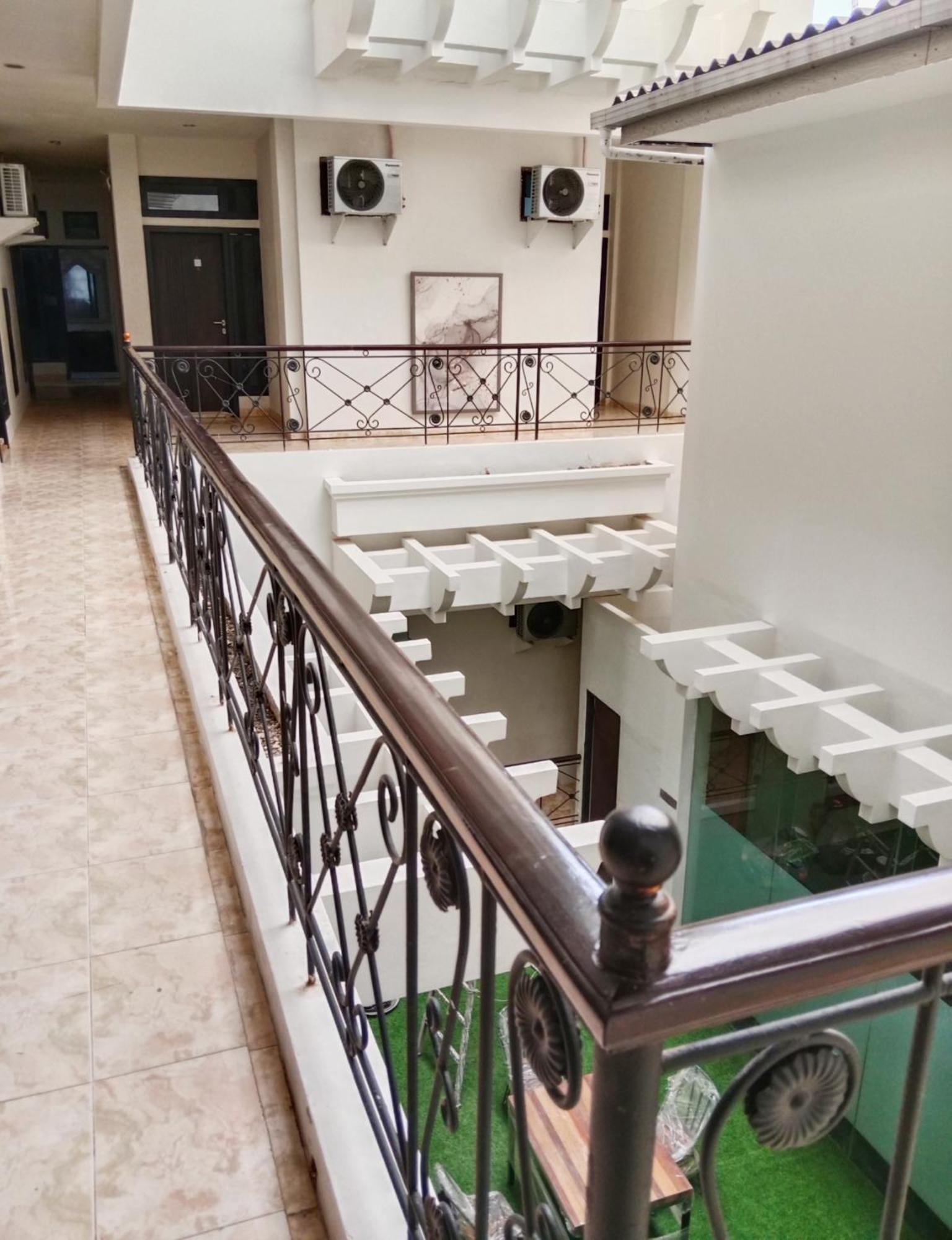 Andita Syariah Hotel Surabaya Ngoại thất bức ảnh