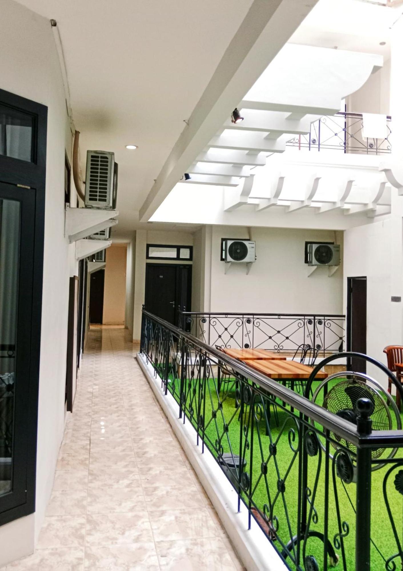 Andita Syariah Hotel Surabaya Ngoại thất bức ảnh